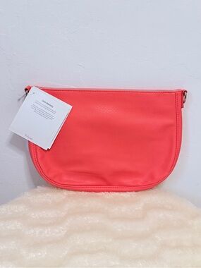Thirty One Studio Classic in Coral new with tags!